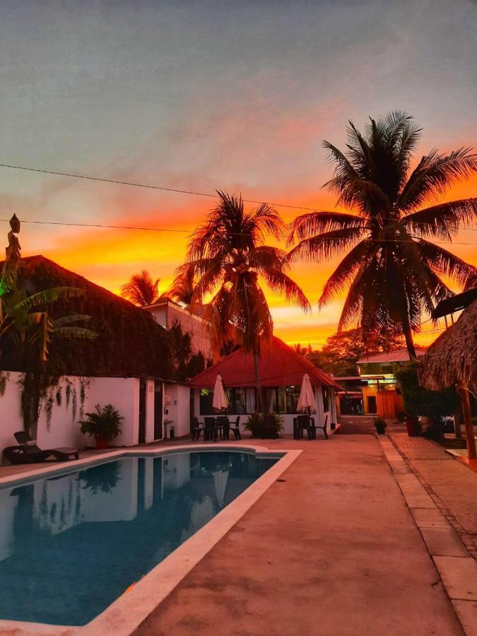 Hotel Tunco Lodge Ла-Либертад Экстерьер фото